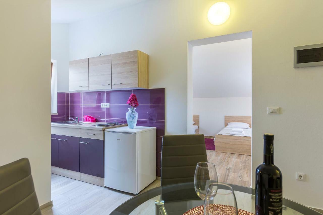 Apartmani Suzi プーラ エクステリア 写真