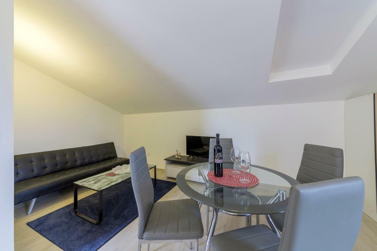 Apartmani Suzi プーラ エクステリア 写真