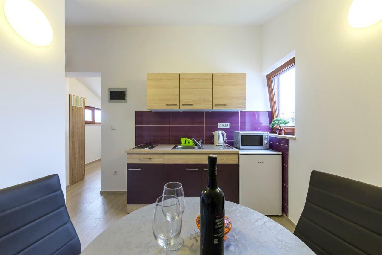 Apartmani Suzi プーラ エクステリア 写真