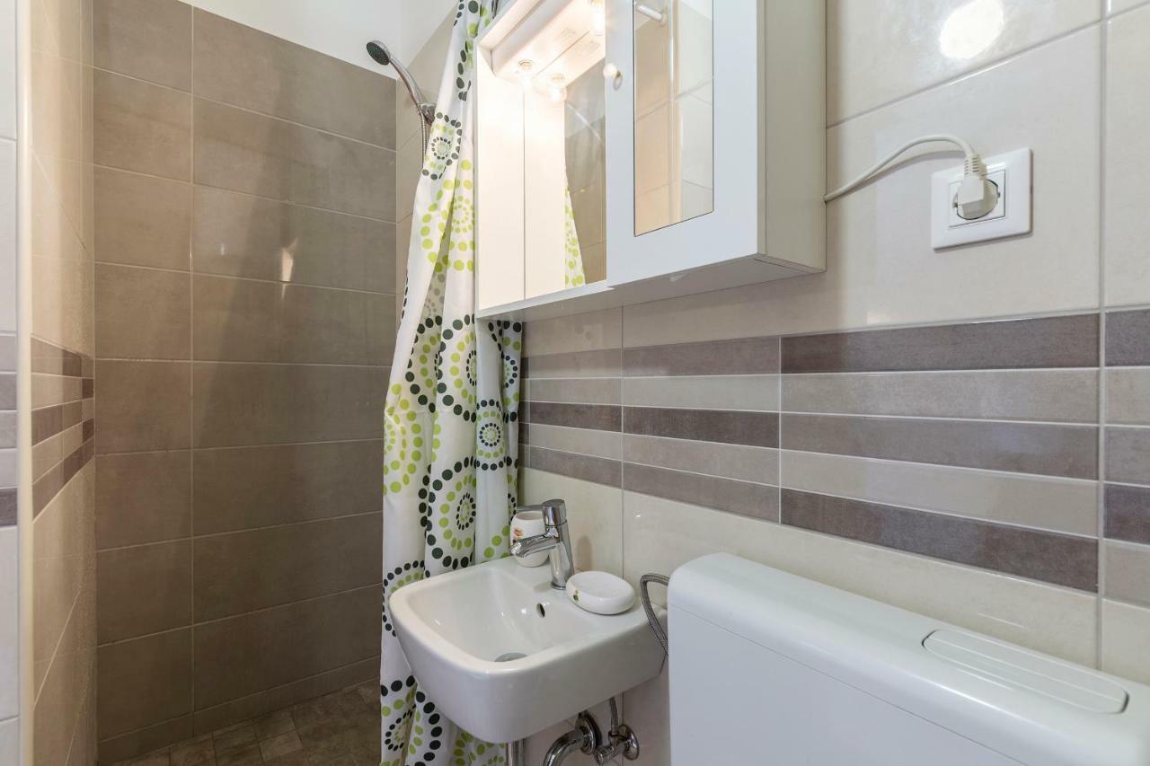 Apartmani Suzi プーラ エクステリア 写真