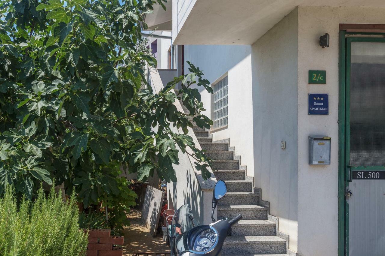 Apartmani Suzi プーラ エクステリア 写真
